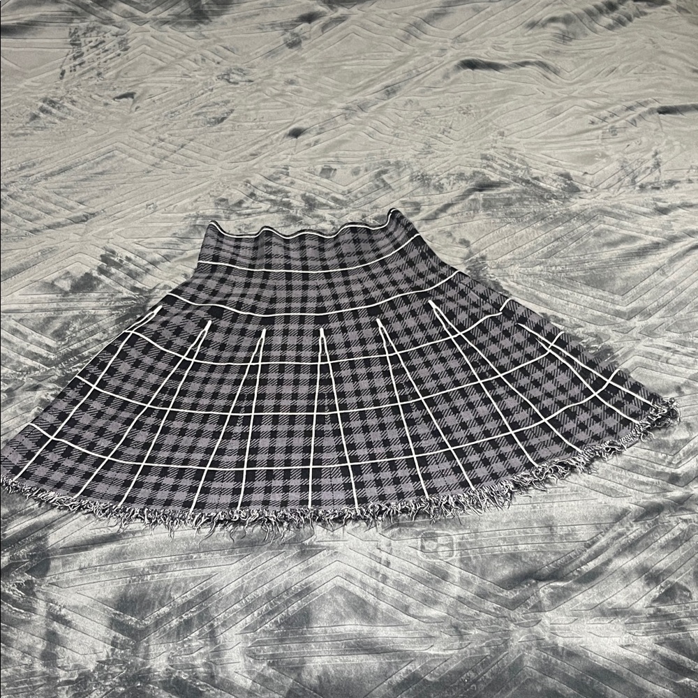 Max Edition Plaid A-Line Midi Skirt in Black and Gray